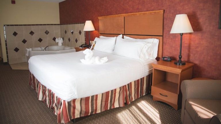 Holiday Inn Express & Suites Loveland