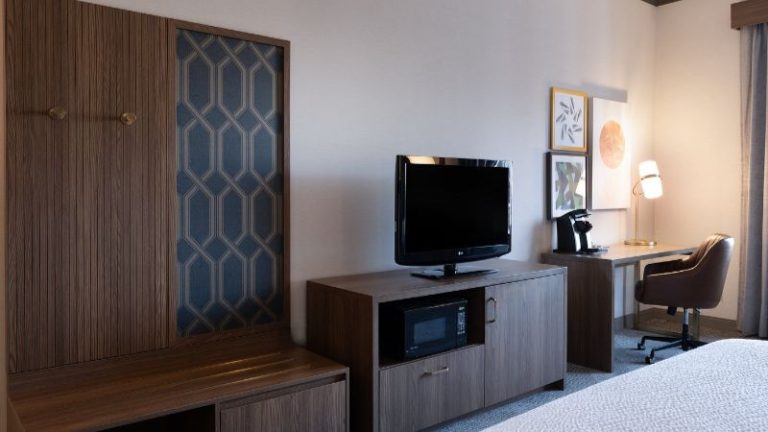 Holiday Inn & Suites Chicago Northwest – Elgin, an IHG Hotel