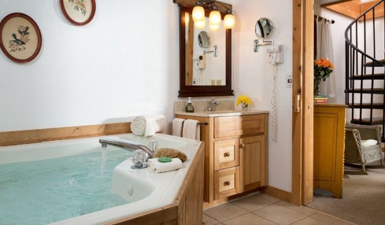 Inn & Spa at Cedar Falls
