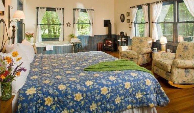 Inn & Spa at Cedar Falls