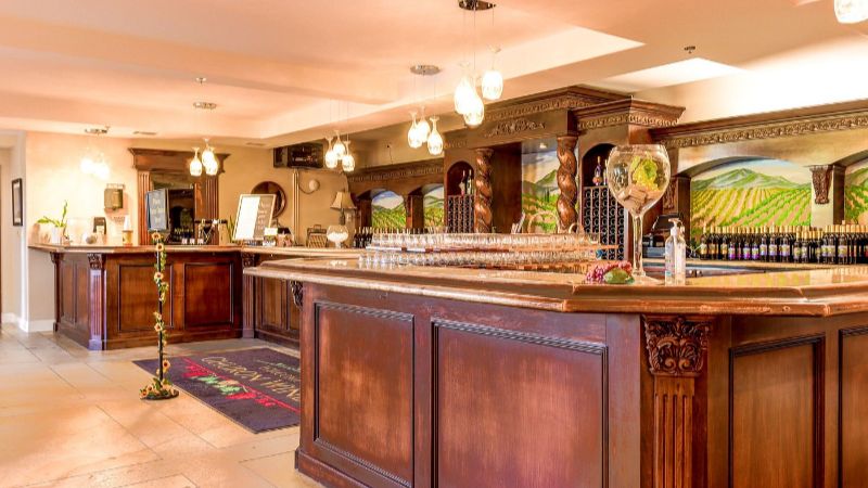 Inn at Churon Winery, room with private jacuzzi, photo 7