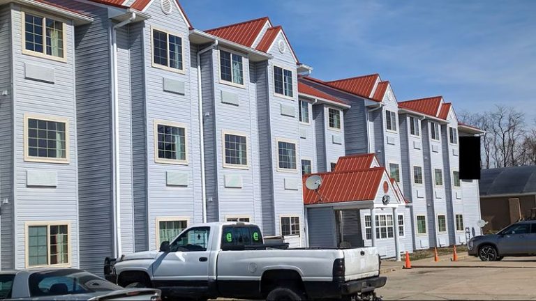 St Clair Inn and Suites
