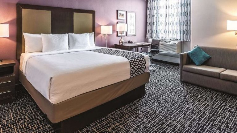 La Quinta Inn & Suites by Wyndham Colorado Springs North