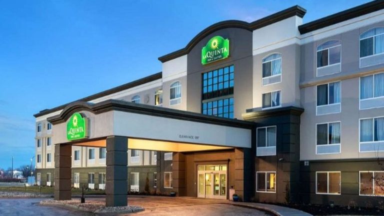 La Quinta Inn & Suites by Wyndham Omaha Airport Downtown
