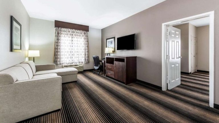 La Quinta Inn & Suites by Wyndham Orange