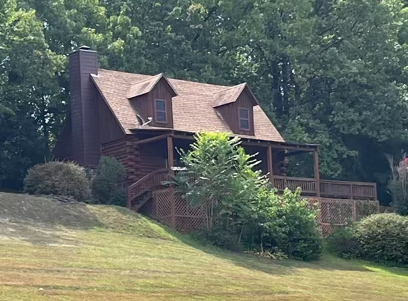 Lazee Daze Cabins, cabin with a private hot tub, photo 7
