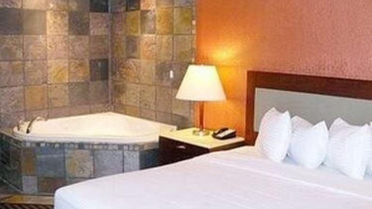 Lexington Inn & Suites NW Chicago Elgin