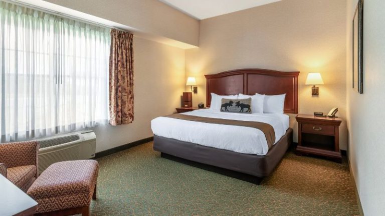 Maine Evergreen Hotel