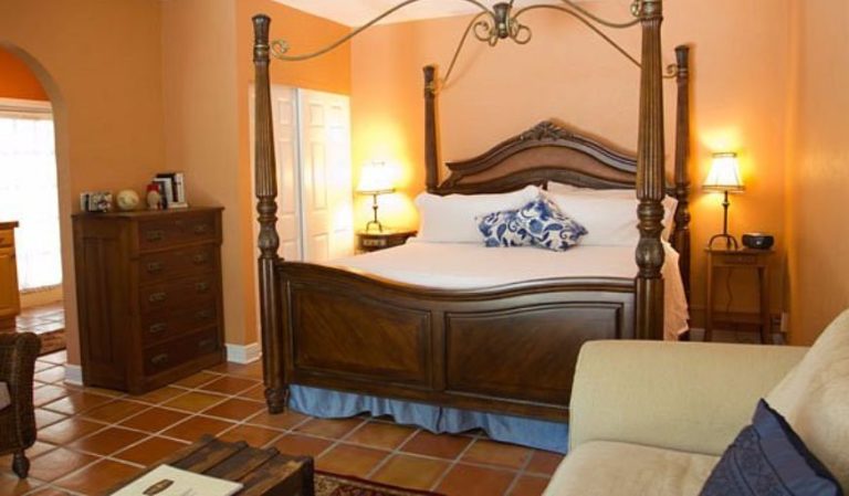 Mango Inn Bed and Breakfast