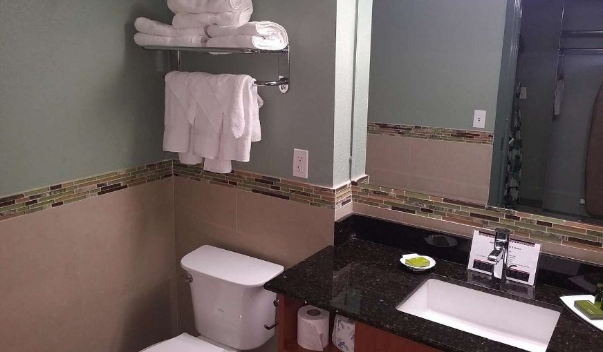 Marble Waters Hotel, Trademark Collection by Wyndham, room with private jacuzzi, photo 3