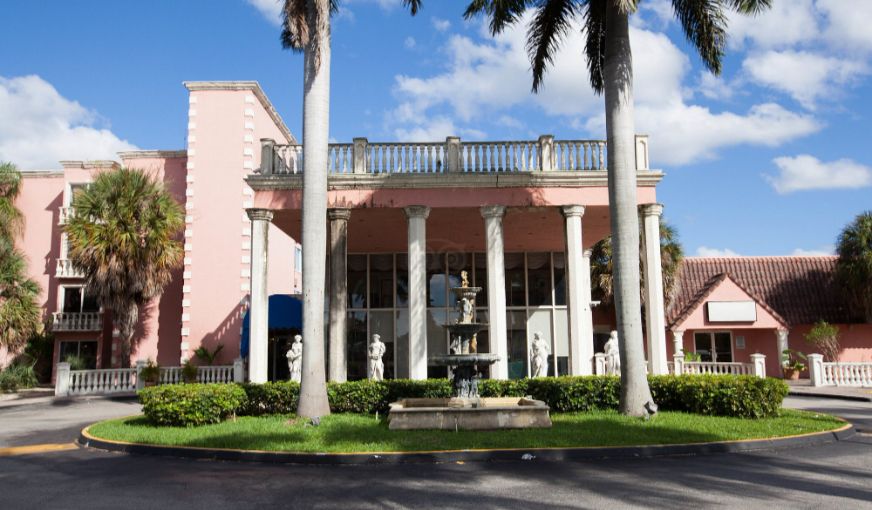 Miami Gardens Inn & Suites, room with private jacuzzi, photo 5