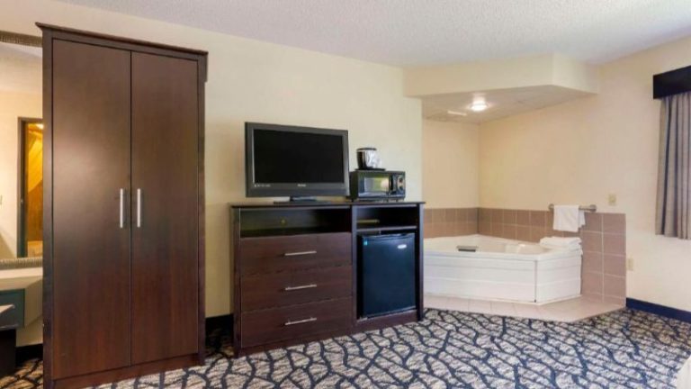 Quality Inn Oskhosh