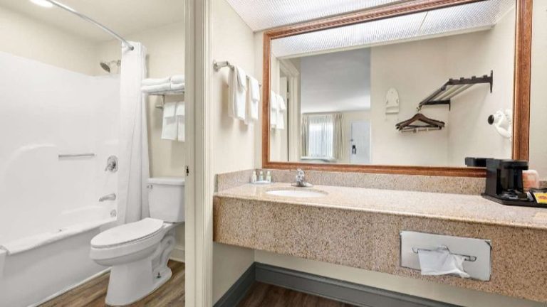 Quality Inn Pelham I-65 Exit 246