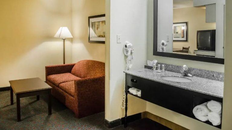 Quality Inn & Suites