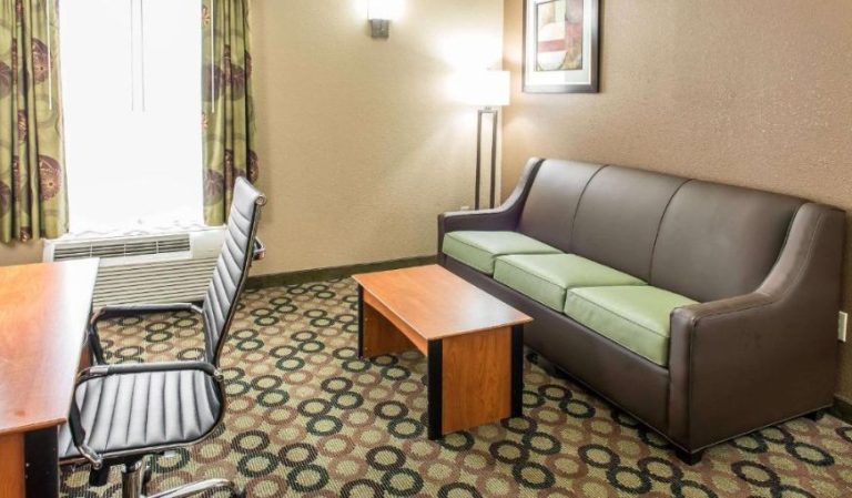 Quality Inn & Suites Columbus