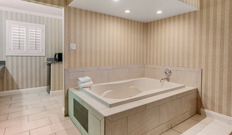 Quality Inn & Suites Maingate