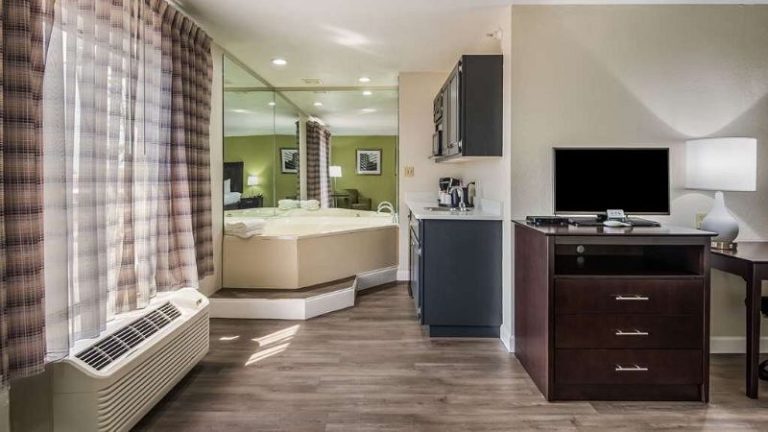 Quality Inn & Suites