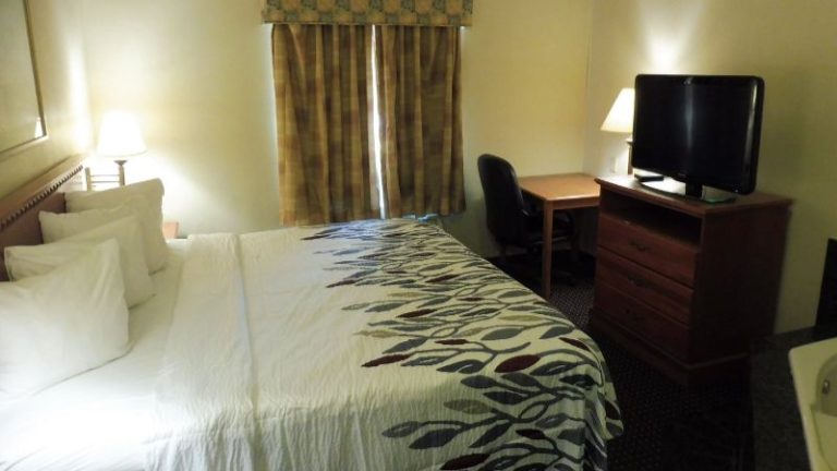 Red Roof Inn & Suites Galloway