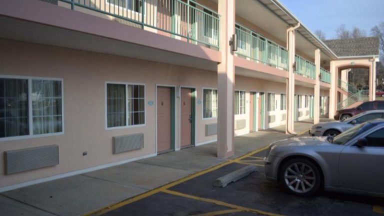 Relax Inn Motel and Suites Omaha