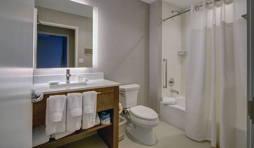 Residence Inn by Marriott Fort Lauderdale Coconut Creek, room with private jacuzzi, photo 3