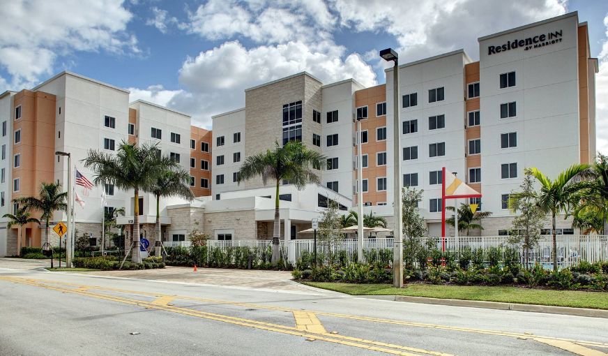 Residence Inn by Marriott Fort Lauderdale Coconut Creek, room with private jacuzzi, photo 6