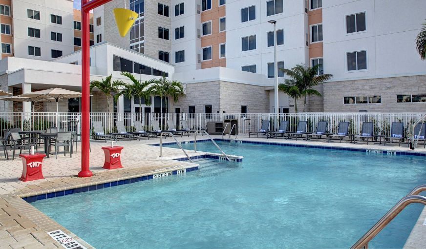 Residence Inn by Marriott Fort Lauderdale Coconut Creek, room with private jacuzzi, photo 7