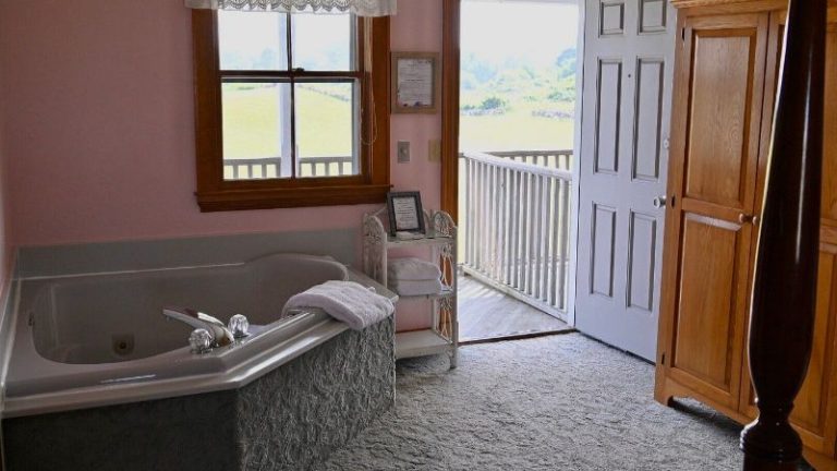 Rose Farm Inn