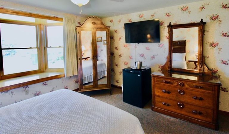 Rose Farm Inn