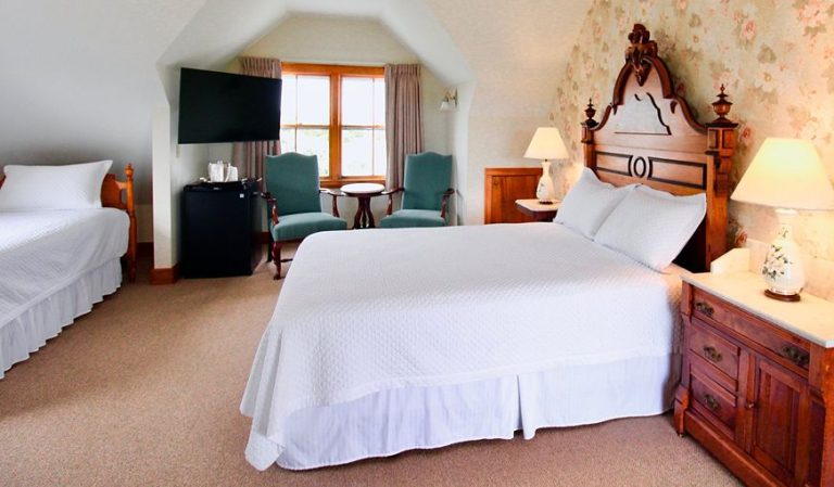 Rose Farm Inn