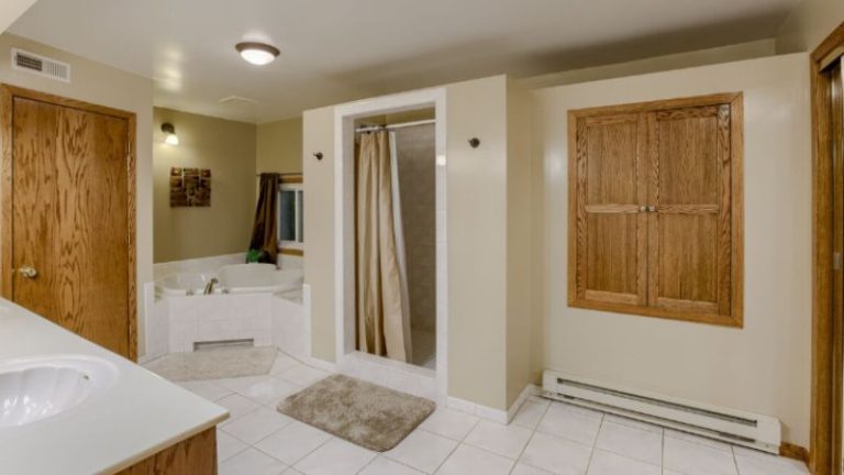 Scenic and Secluded Acreage Just outside of Omaha