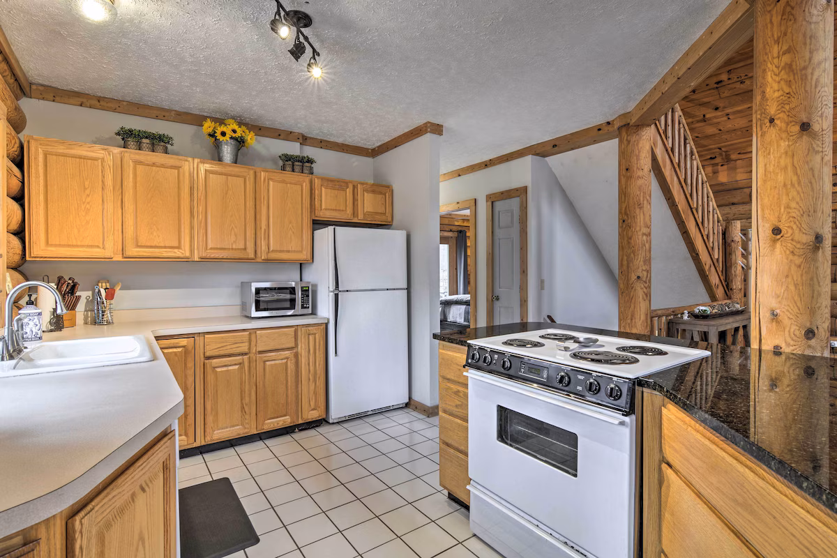 Secluded Gaylord Cabin, cabin with a private hot tub, photo 4