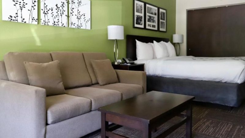 Sleep Inn & Suites Belmont – St. Clairsville, room with private jacuzzi, photo 2