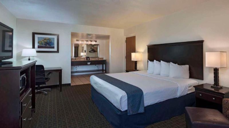 Stevens Inn, room with private jacuzzi, photo 2