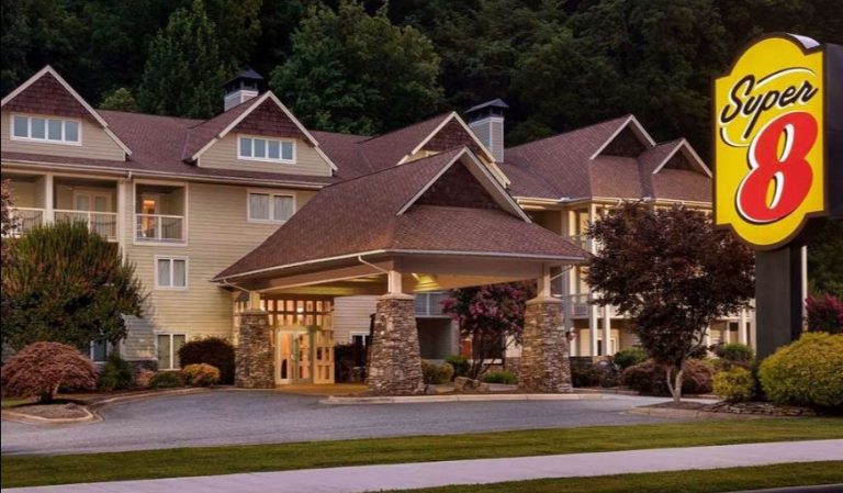 Super 8 by Wyndham Cherokee