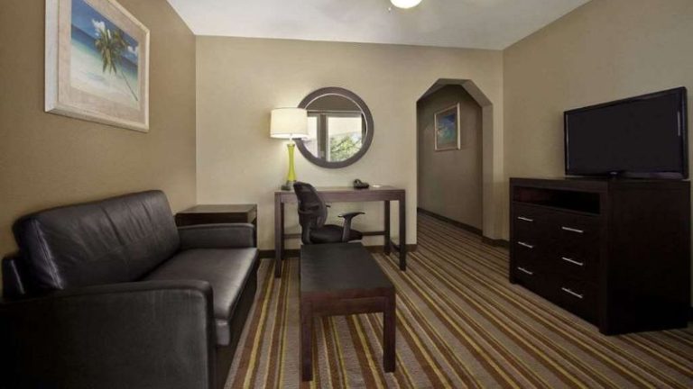 Super 8 by Wyndham Tupelo Airport