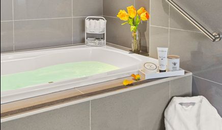 The Armon Hotel Conference 1 - jacuzzi hotel room