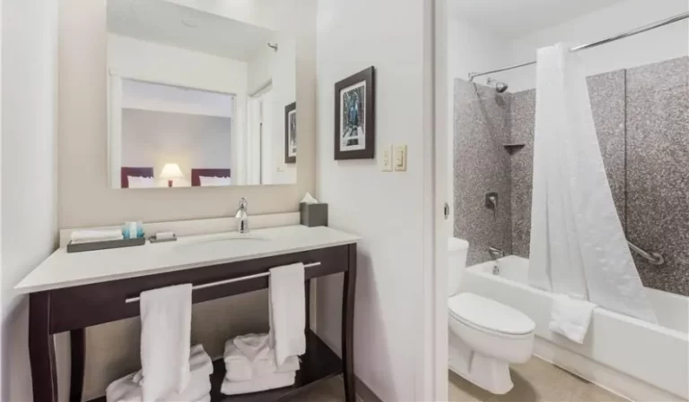 The Blu Hotel Blue Ash Cincinnati, Ascend Hotel Collection