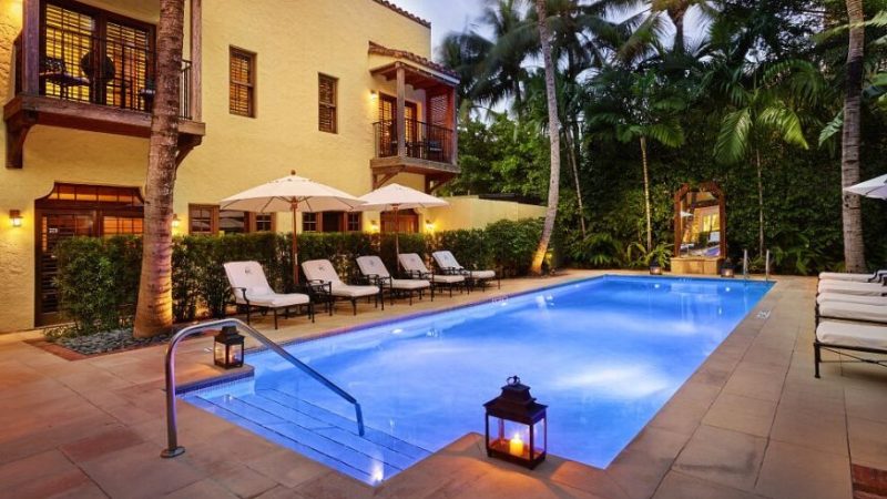 The Brazilian Court Hotel & Beach Club, room with private jacuzzi, photo 6