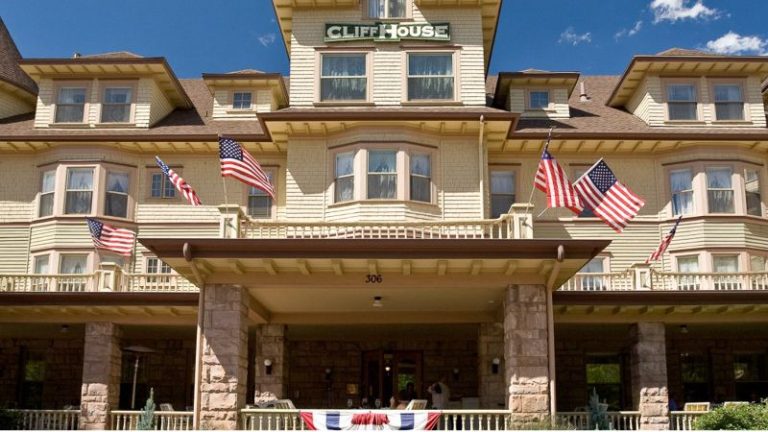 The Cliff House at Pikes Peak