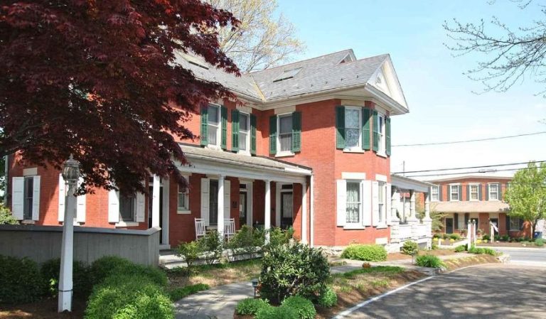 The Inn & Spa at Intercourse Village