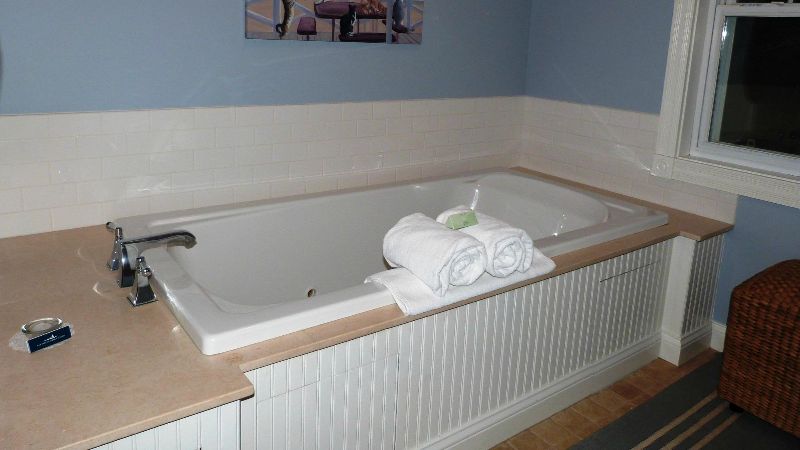 The Inn at Oceans Edge1 - jacuzzi hotel room