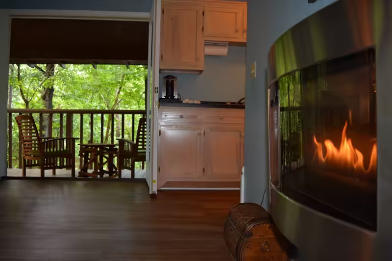 The Woods Cabins, cabin with a private hot tub, photo 2