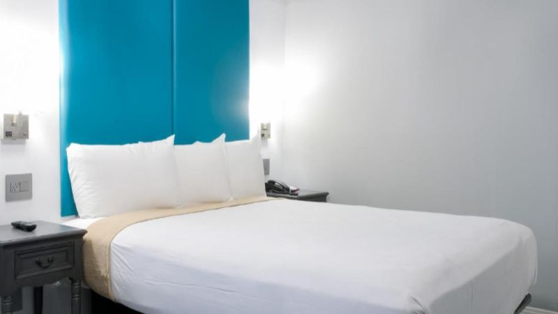 Tilbury Inn, room with private jacuzzi, photo 3