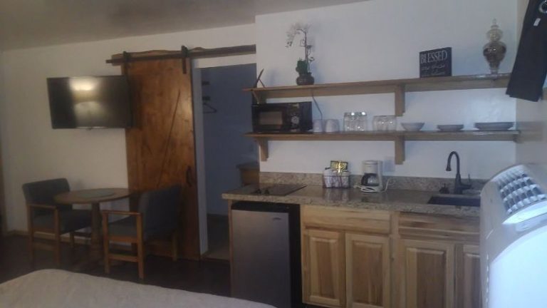 TimberLodge Inn