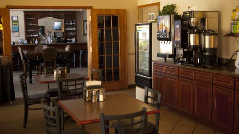 Town & Country Inn and Suites Quincy