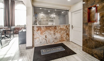 Travelodge Inn & Suites by Wyndham Bell Los Angeles Area, room with private jacuzzi, photo 6