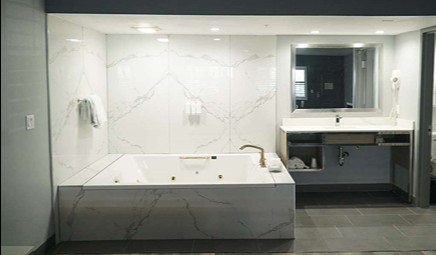Travelodge by Wyndham Whittier, room with private jacuzzi, photo 3
