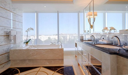 Waldorf Astoria Beverly Hills, room with private jacuzzi, photo 8