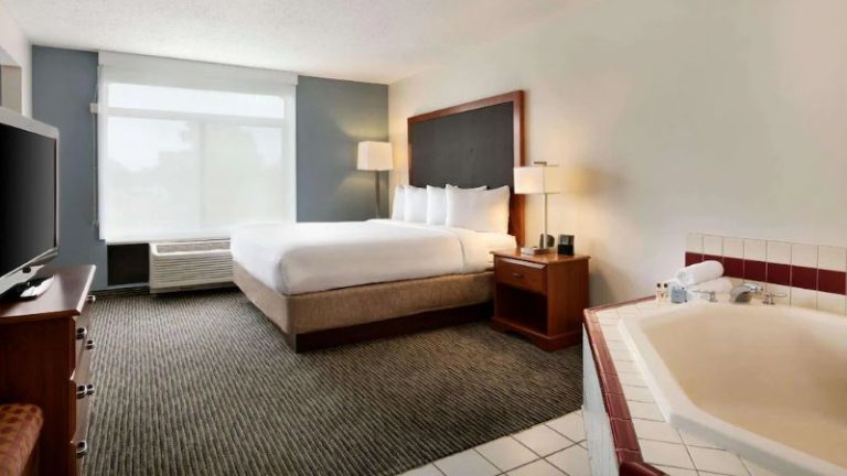 Wingate by Wyndham Vienna Parkersburg