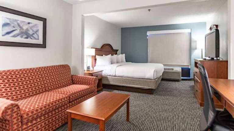Wingate by Wyndham Vienna Parkersburg